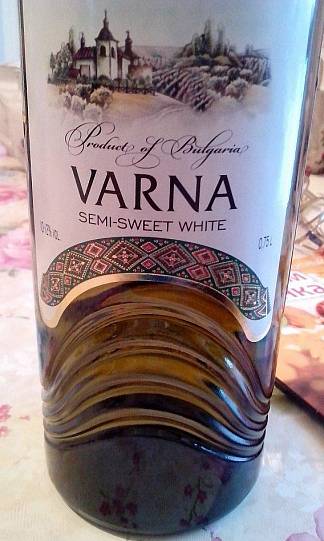 Вино столовое АдВини Варна белое полусладкое 750 м
