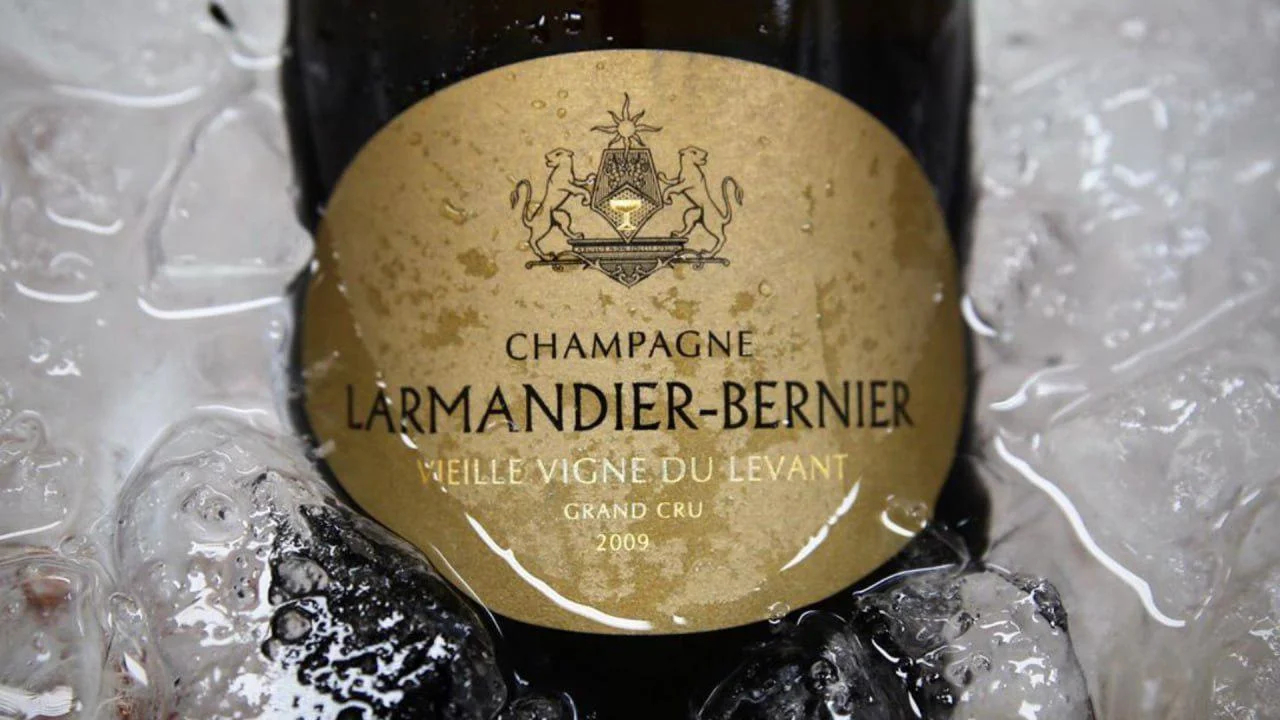 Купить Вода питьевая SOLAN DE CABRAS still (PET sport), Солан де Кабрас  негазированная (пластик спорт), 0,75 л в Москве в магазине WineHelp