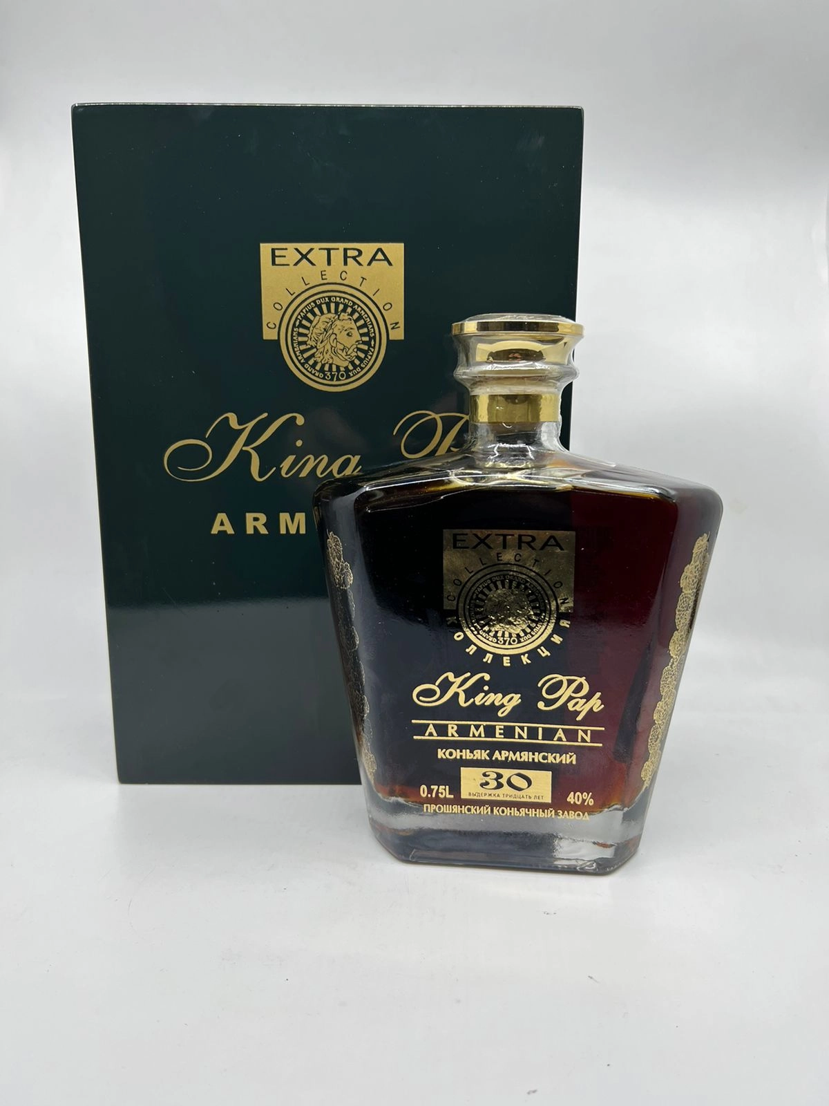 Коньяк King Pap  Extra 30 Years Old 750 мл