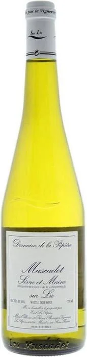Вино "Domaine de la Pepiere" Muscadet Sevre et Maine AOC Sur Lie Домен де ля Пепьер" Мюскаде Севр э Мен Сюр Ли 2017 750 мл