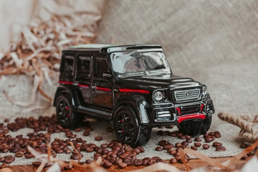 Коньяк  Прошянский Коньячный Завод  Геледваген 7 лет  фарфор в п/у  750 мл