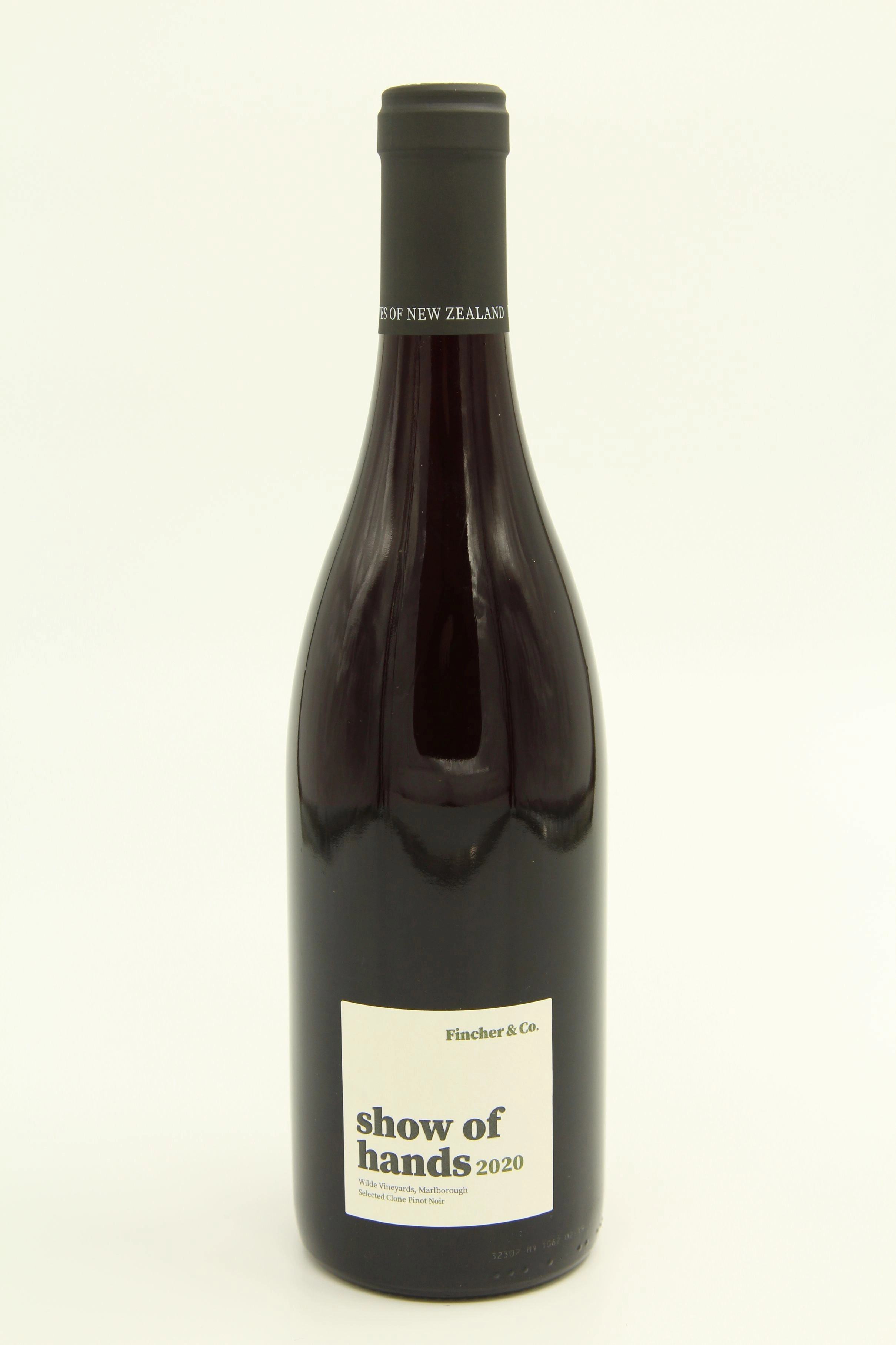 Вино Vineyard Productions Fincher & Co The Show of Hands Pinot Noir 2020 750 мл 13,5%