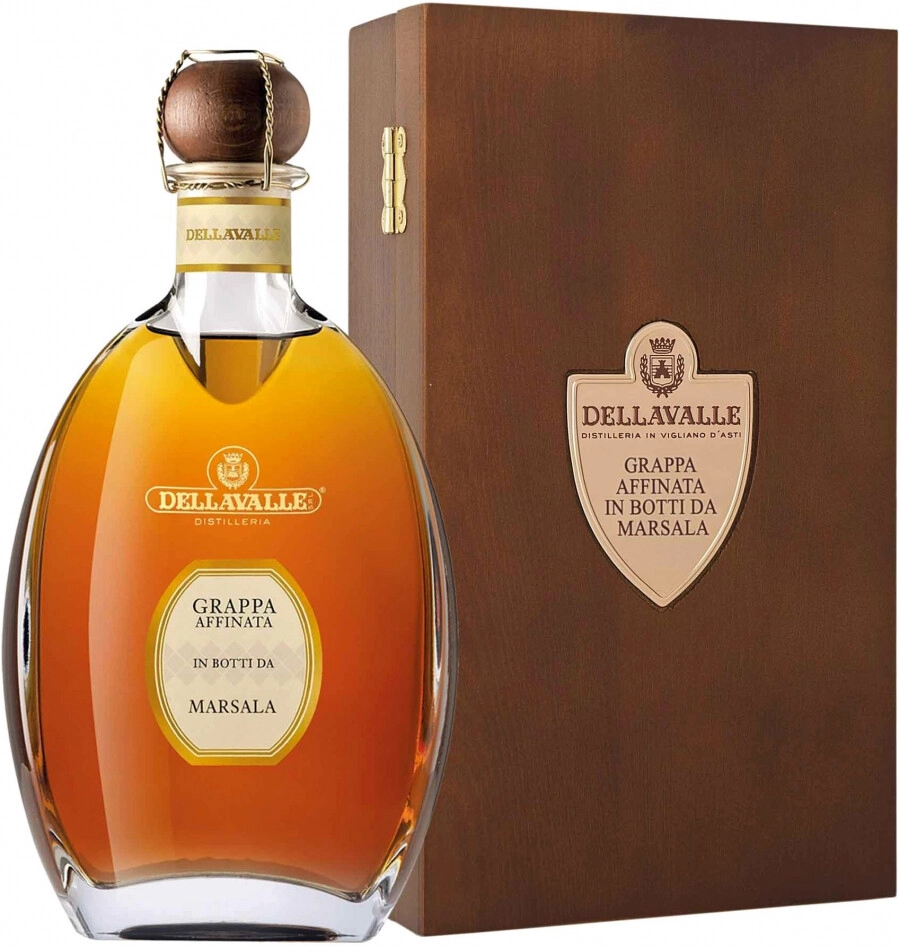 Граппа Dellavalle  Grappa affinata in botti da Marsala  2005 700 мл