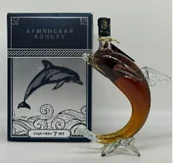 Коньяк  Веди-Алко  Дельфин (бутылка выдуваются вручную)  7 лет п/у   200 мл 40%