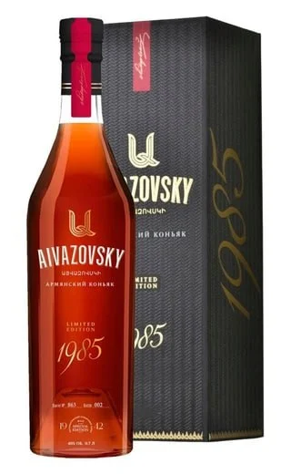 Коньяк Айвазовский Лимитированная Коллекция 1985   в подарочной упаковке 700 мл  40%