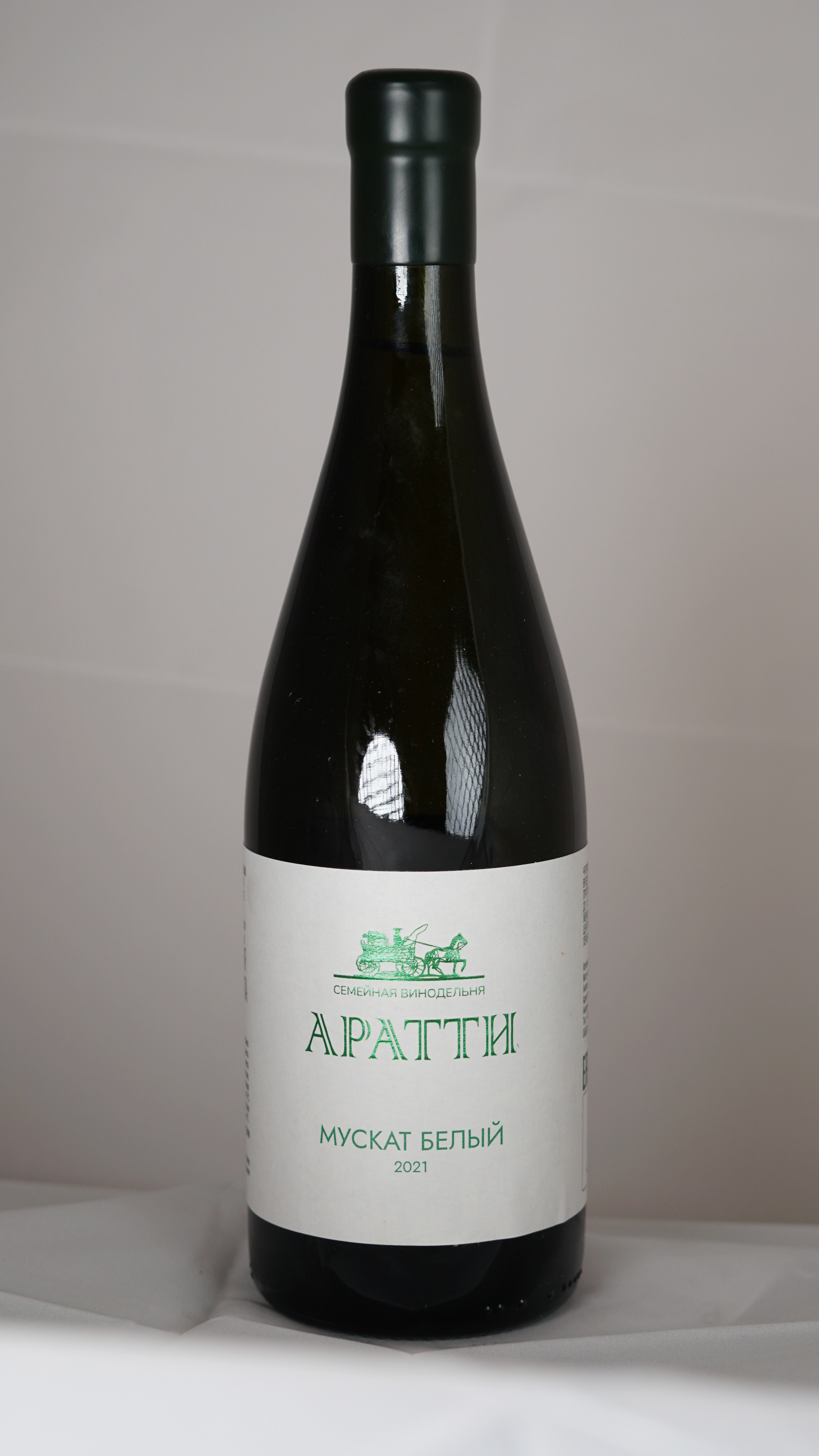 Вино  Аратти Мускат белое сухое  750 мл  12 %