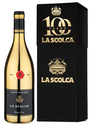 Вино Gavi dei Gavi golden DOCG  gift in box Ла Сколька Гави дей Гави голден в подарочной упаковке 2018 750 мл