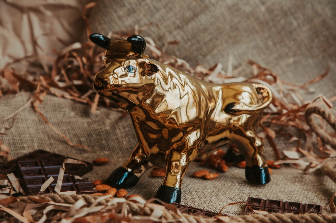 Коньяк  Прошянский Коньячный Завод Бык  (фарфор)   в п/у  500 мл