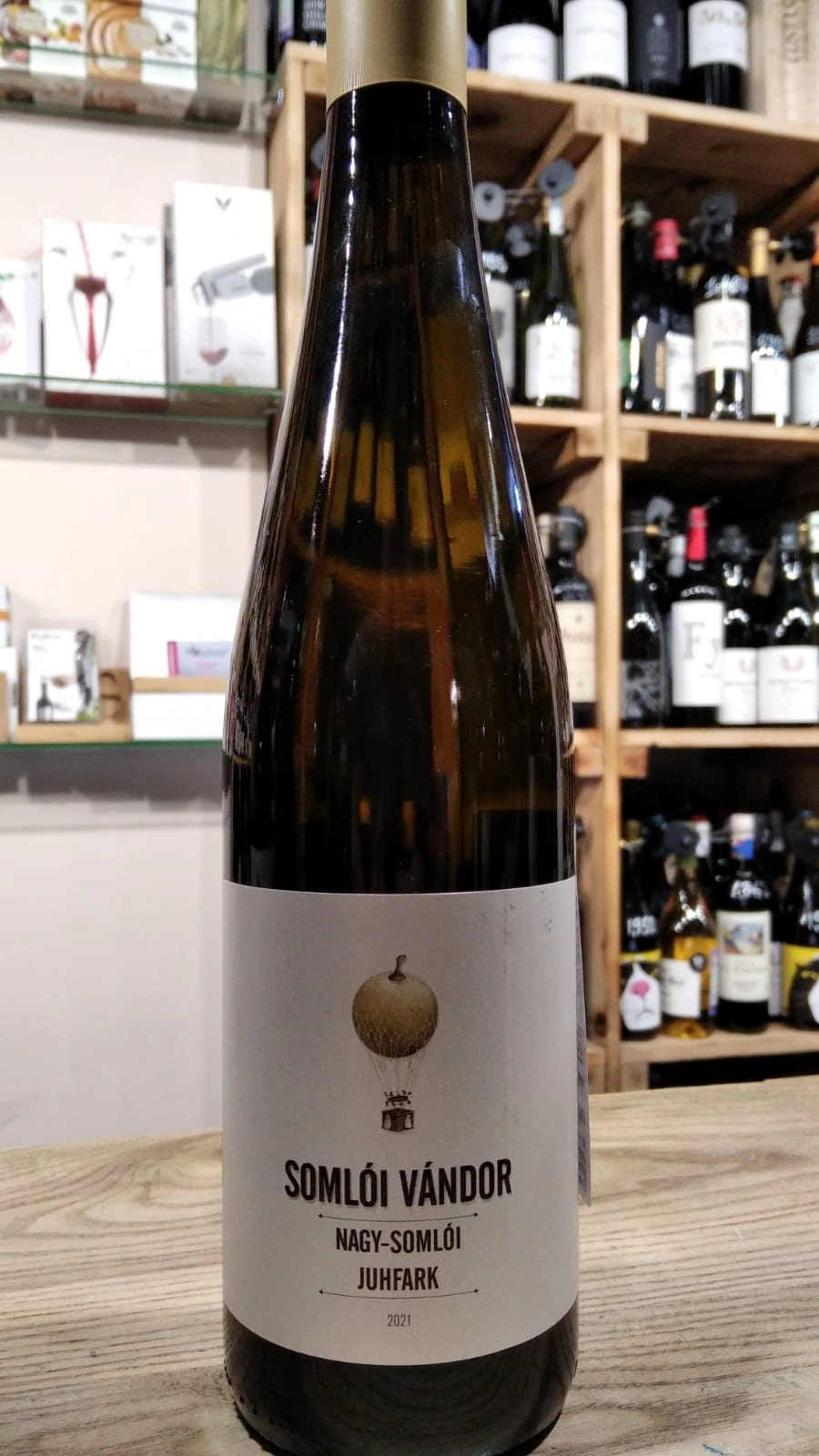 Вино Somloi Vandor Nagy-Somloi Juhfark  Шомлои Вандор Надь-Шомлои Юфар 2021 750 мл 13 %