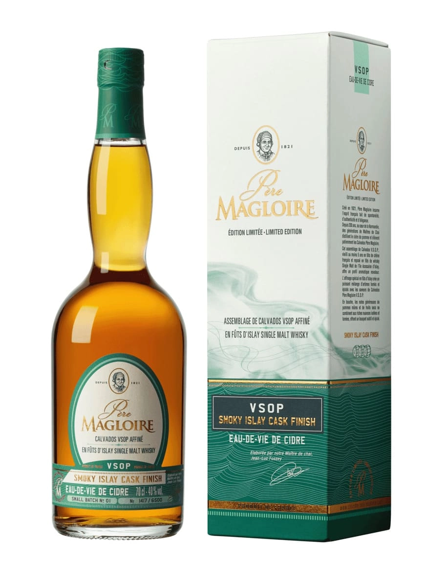 Кальвадос Pere Magloire V.S.O.P. Smoky Islay Cask Finish in gift box  700 мл