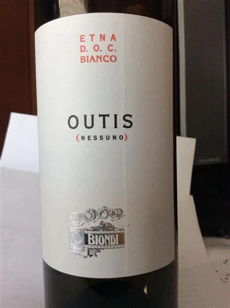 Вино  Ciro Biondi Outis Nessuno Etna DOC Чиро Бьонди Оутис Нессуно Этна 2013 750 мл
