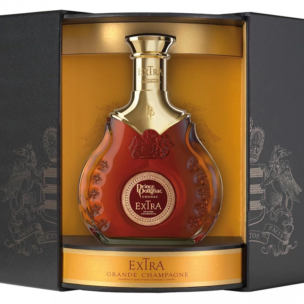 Коньяк  Princ Yuber de Polinyak   Eхtra Grand Shampan in gift box Принц Юбер де Полиньяк   Экстра Гранд Шампань в п/у   700 мл