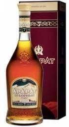 Коньяк Ararat Otborny, Отборный в подарочной упаковке 500 мл