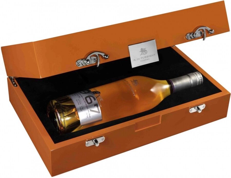 A. de Fussigny Vintage 1967 Collection  wooden box А. Де Фуссиньи Винтаж 1967 Коллексьон в деревянной упаковке 700 мл