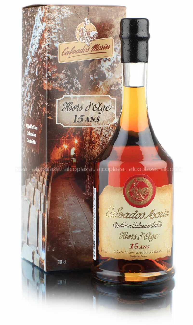Кальвадос Calvados Morin Hors d'Age 15 years gift in box Кальвадос Морен Ор д'Аж 15  лет в подарочной упаковке 700 мл