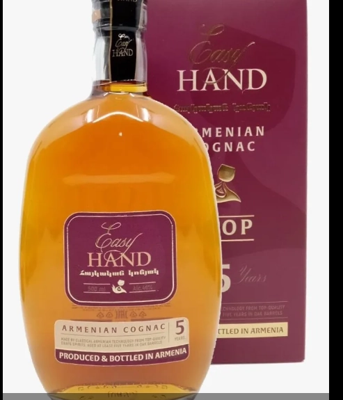 Коньяк  Прошянский Коньячный Завод  Изи Хэнд пятилетний в подарочной коробке 40%  500 мл
