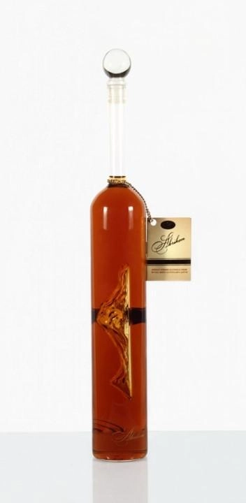 Abrikon Blak Diamond gift in box Абрикон Блэк Даймонд Абрикосовый 11 летний выдержанный дистиллят в сувенирных бутылках ручной работы с 3D моделью горы Арарат в подарочной упаковке 500 мл