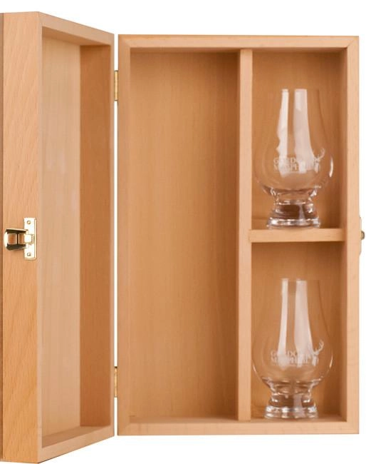 Подарочная упаковка Gordon & MacPhail Wooden box with 2 glasses for 1 bottles Гордон и Макфейл  Деревянный футляр с 2 бокалами под 1 бутылку