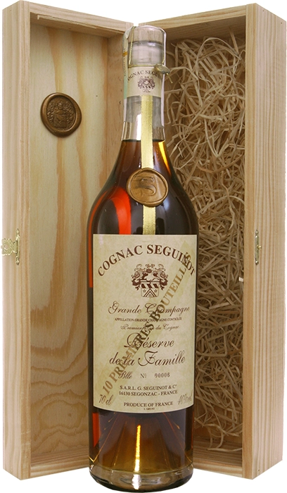 Коньяк Seguinot  Reserve De La Famille in wooden box  700 мл