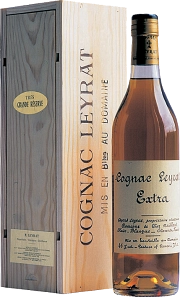 Коньяк Leyrat Extra wooden box   700 мл