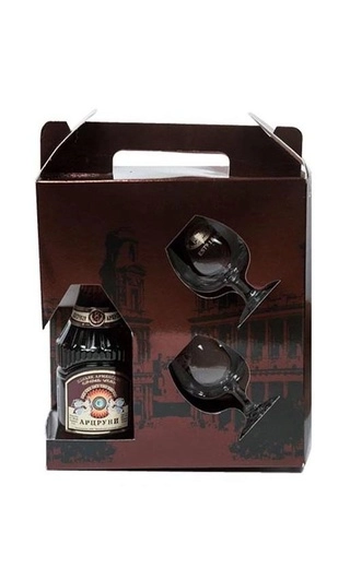 Коньяк  Арцруни  8 лет в п/у     500 мл с 2 бокалами