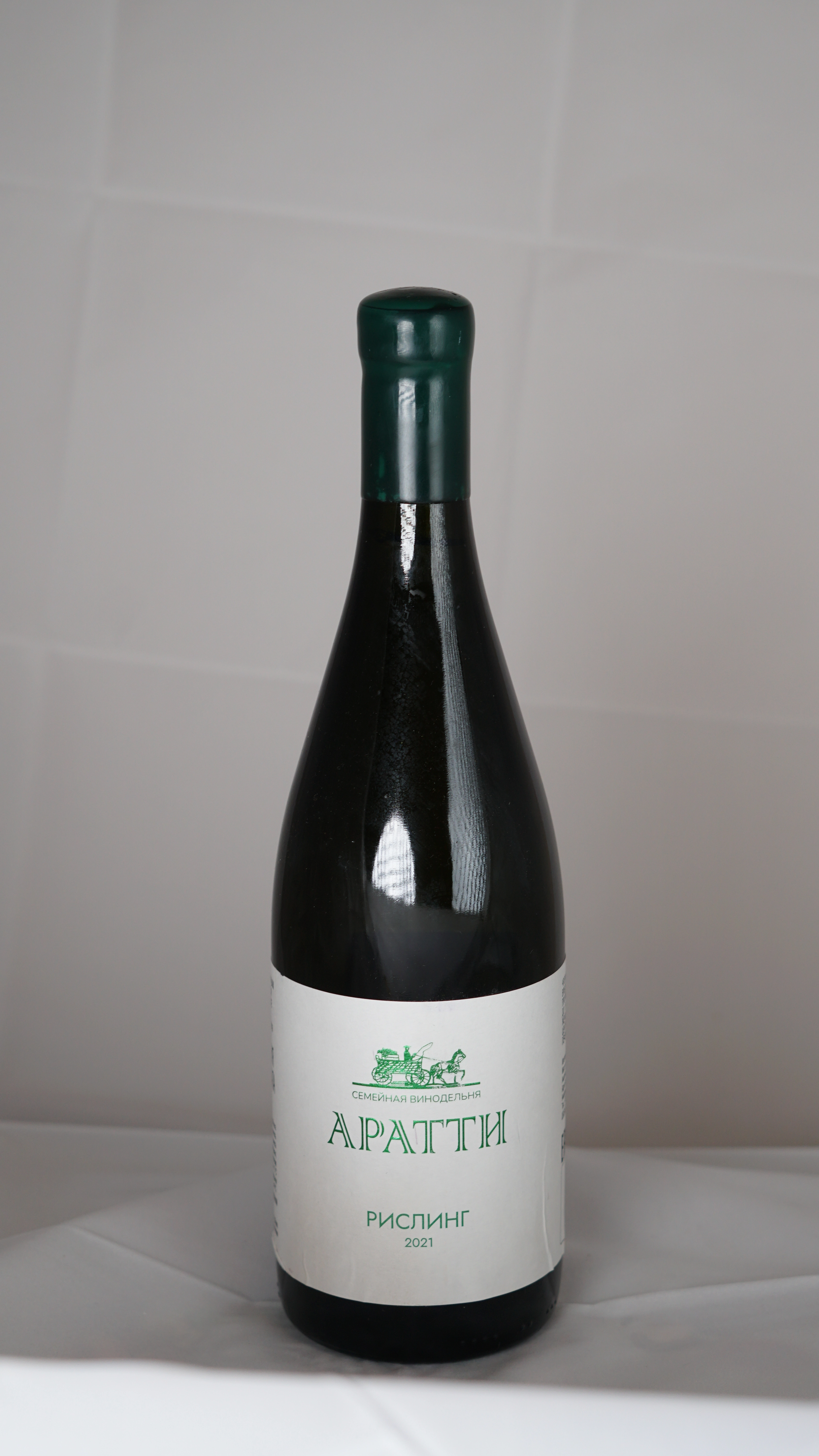 Вино  Аратти Рислинг белое сухое    750 мл  12 %