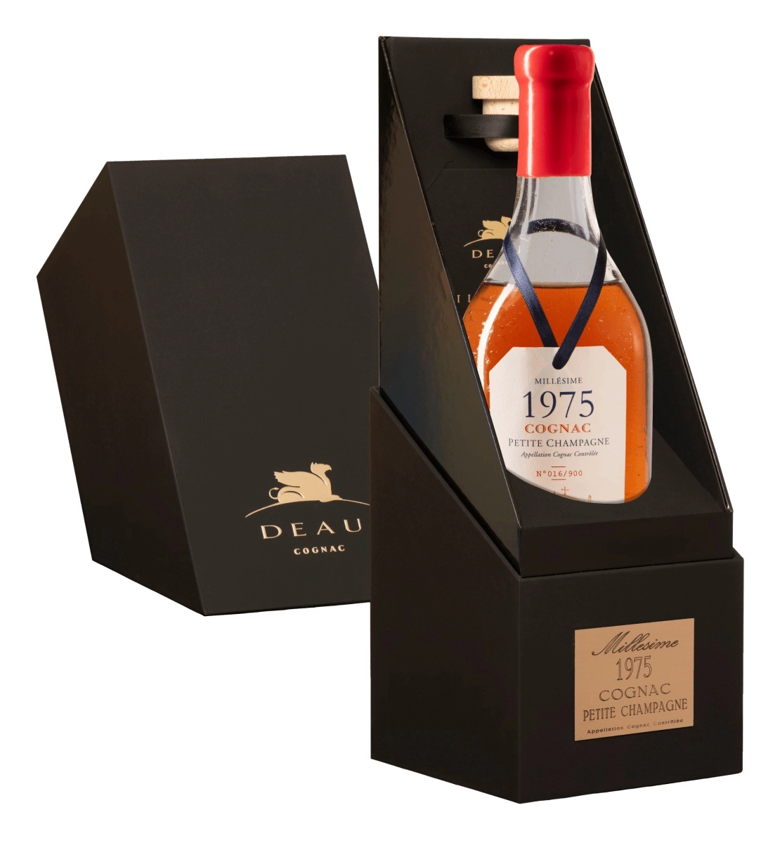 Коньяк  Deau  Petite Champagne AOC  1975  wooden box    700 мл