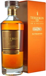 Коньяк  Tesseron Lot №76 XO Tradition Grande Champagne Premier Cru AOC CarafeТЕССЕРОН ЛОТ №76 XO ТРАДИСЬОН Гранд Шампань Премьер Крю AOC средний возраст 30 лет подарочная упаковка декантер700мл
