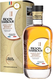 Виски Moon Harbour  Dock 1 Single Malt Chateau Haut-Bergeron gift box  700 мл