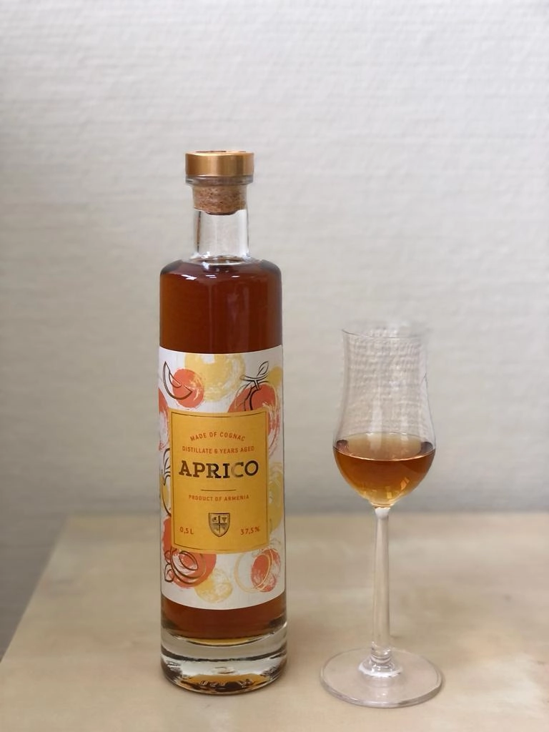 Коньячный дистиллят Aprico  Априко 6 летний 500 мл