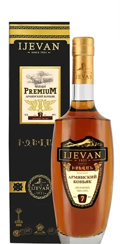 Коньяк Иджеван Премиум в подарочной упаковке 7 лет 500 мл
