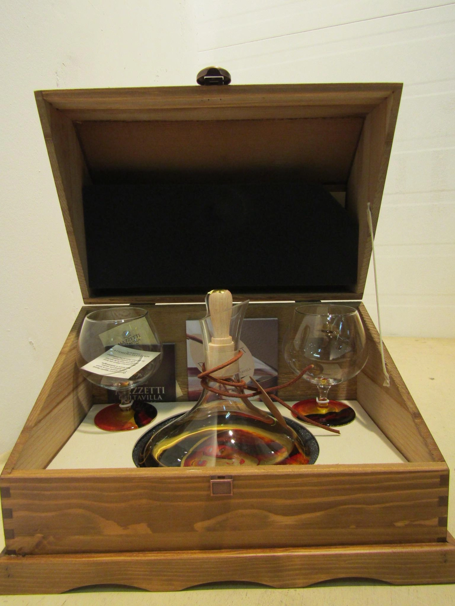 Граппа Mazzetti d'Altavilla  Grappa di Barolo  gift box 2 glass  700 мл