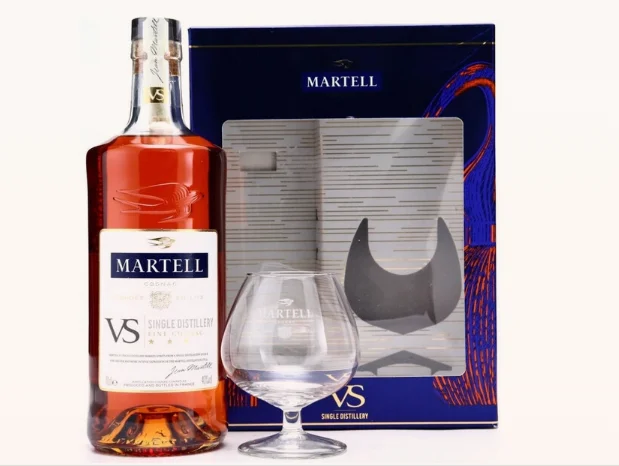 Коньяк Martell VS  with  glass box     700 мл