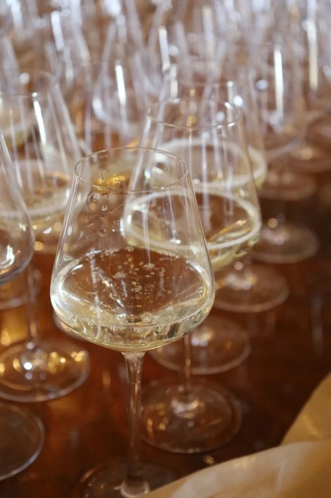 Какой температуры должно быть шампанское при подаче