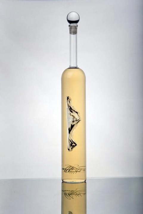 Abrikon gift in box Абрикон Абрикосовый 5 летний выдержанный дистиллят в сувенирных бутылках ручной работы с 3D моделью горы Арарат в подарочной упаковке 500 мл