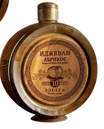 Бренди Иджеван Абрикос бочка  10 лет 700 мл