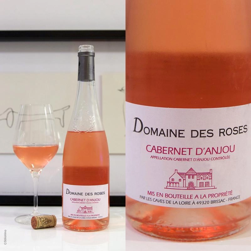 Вино Les Caves de la Loire Cabernet d'Anjou Domaine des Roses Лес Кавес де Лаворе Каберне д’Анжу Домен де Роз 2020 750 мл