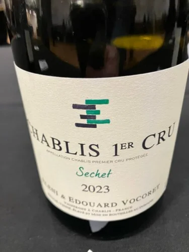 Вино Domaine Eleni et Edouard Vocoret Chablis Premier Cru Secher  2023  750 мл