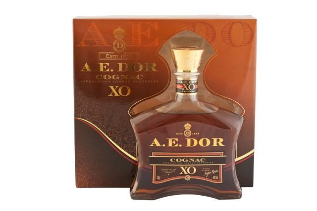 Коньяк  A.E.DOR  XO Carafe gift in box А.Е.ДОР  XO Карафе в подарочной упаковке 700 мл