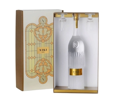 Водка Ники Пьюр с 2 рюмками  700 мл 40 %