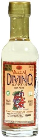 Текила "Divino" Mezcal Reposado, with the caterpillar, Мескаль "Дивино" Репосадо с гусеницей голубой агавы50 мл