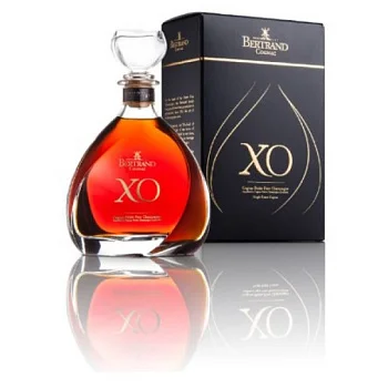 Коньяк  Bertrand Petite Fine Champagne X.O. Special   in gift box  700 мл