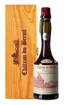 Кальвадос Chateau du Breuil Reserve du Chateau  8 Ans  Pays d'Auge AOC wooden box  700 мл