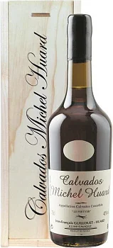 Кальвадос Michel Huard Vintage 2002  Мишель Уард Винтаж 2002 в деревянной упаковке 700 мл