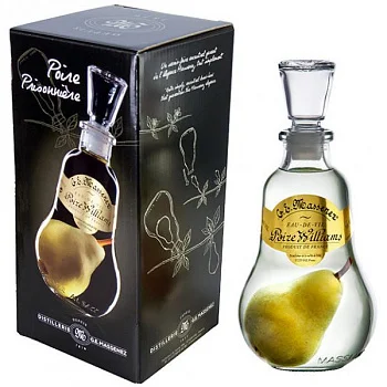 Ликер G.E. Massenez Eau de vie Poire Prisonniere gift box  700 мл