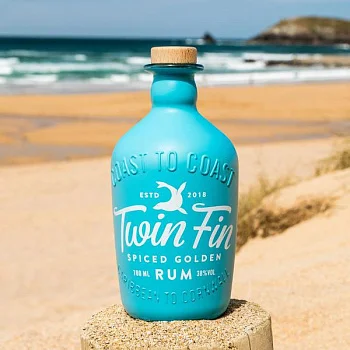 Ром пряный Twin Fin Spiced Golden Rum    700 мл