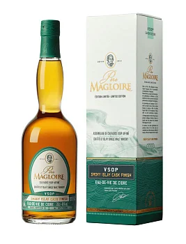 Кальвадос Pere Magloire V.S.O.P. Smoky Islay Cask Finish in gift box  700 мл