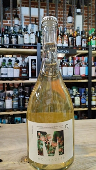 Игристое вино   Новозаведённое  Молодость Петнат Экстра брют    750 мл