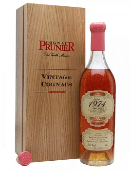 Коньяк  Prunier Fins Bois  gift box  1974 700 мл  54 %