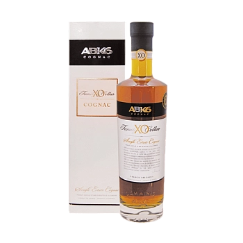 КОНЬЯК  BK6 XO Family Cellar   700  мл
